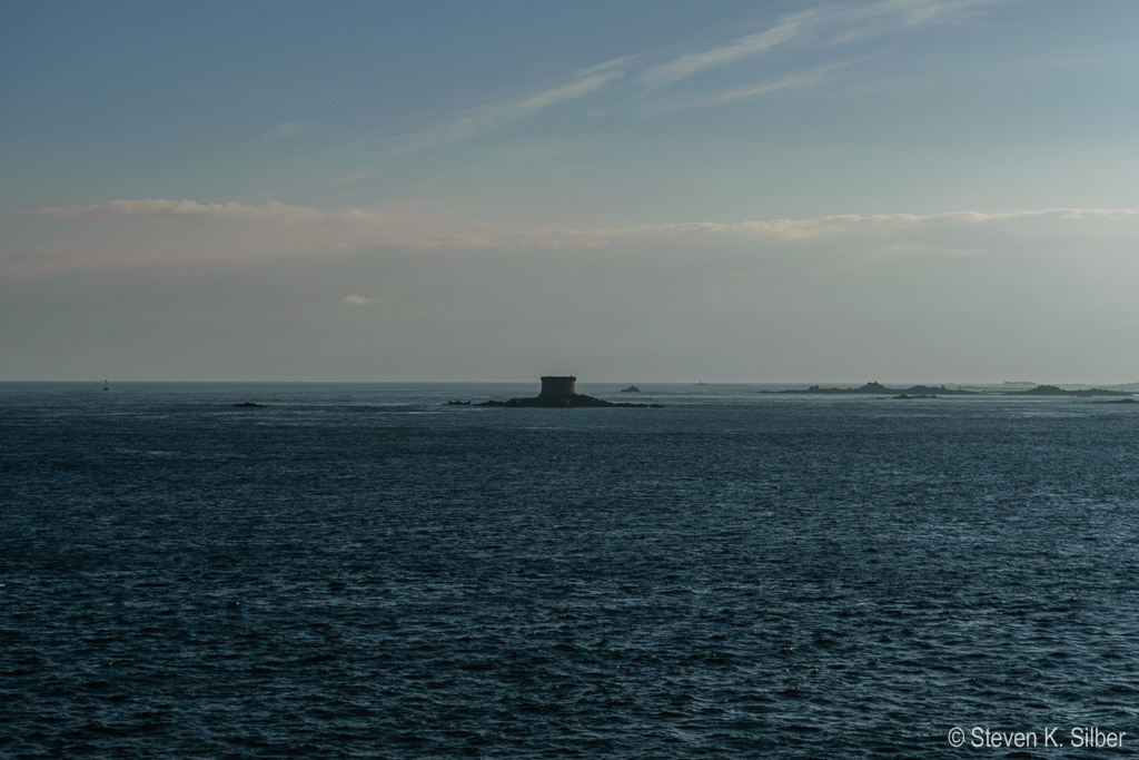 Anchored in the bay, waiting for tenders to transport folks to shore. (1/1600 sec at f / 9.0,  ISO 100,  55 mm, 18.0-55.0 mm f/3.5-5.6 ) May 02, 2017