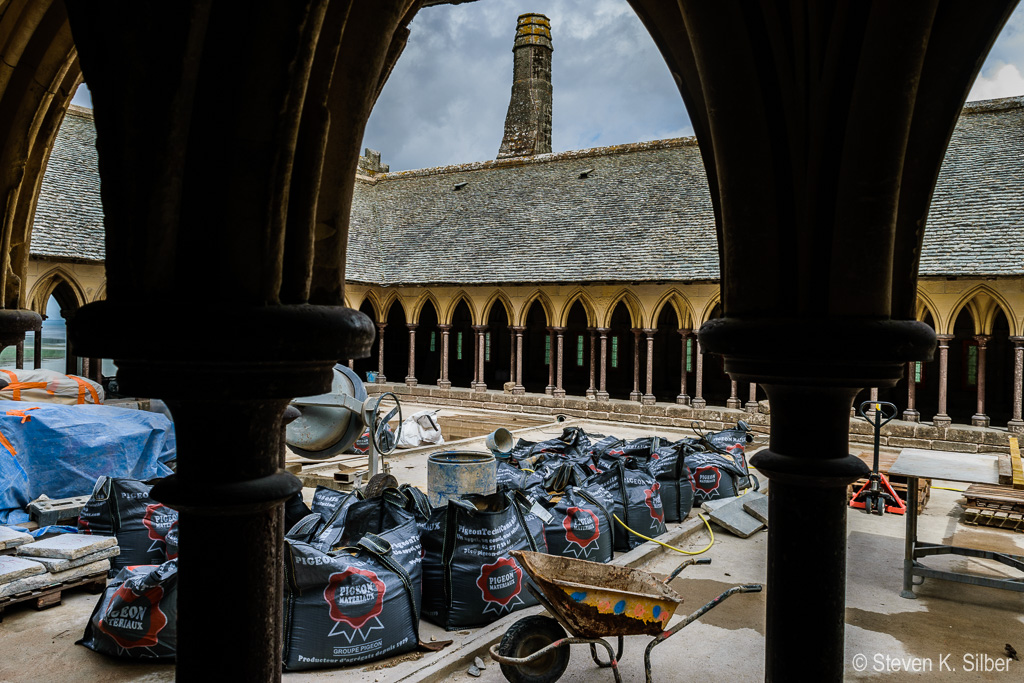 Currently under restoration and repair. (1/200 sec at f / 8.0,  ISO 160,  18 mm, 18.0-55.0 mm f/3.5-5.6 ) May 12, 2017