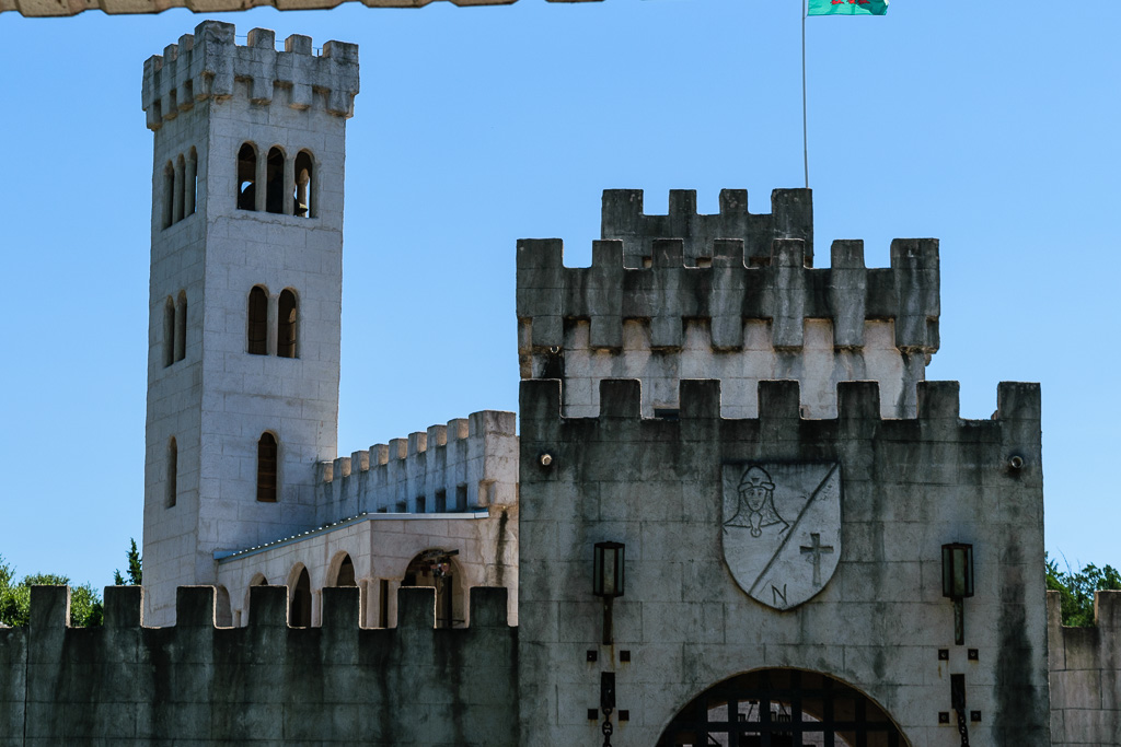 Entrance, 'Coat of Arms', Bell Tower (1/640 sec at f / 9.0,  ISO 200,  55 mm, 18.0-55.0 mm f/3.5-5.6 ) July 11, 2019